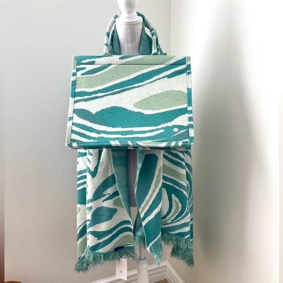 Tote bag with shawl.. 2 piece set. - Picture 3 of 8